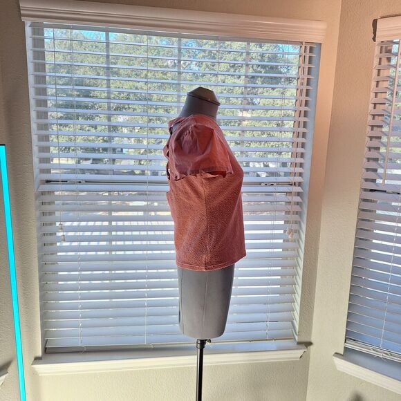 Anthropoligie Size M Short Sleeve Blouse Surprise Back - Picture 6 of 9